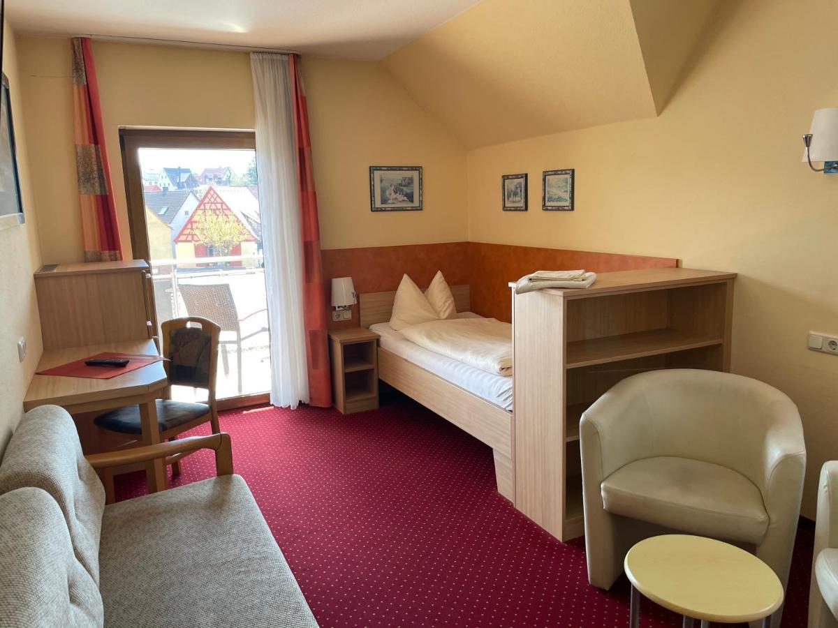 "Blauer Bock" - Hotel-Garni ไพลน์เฟลด์ ภายนอก รูปภาพ