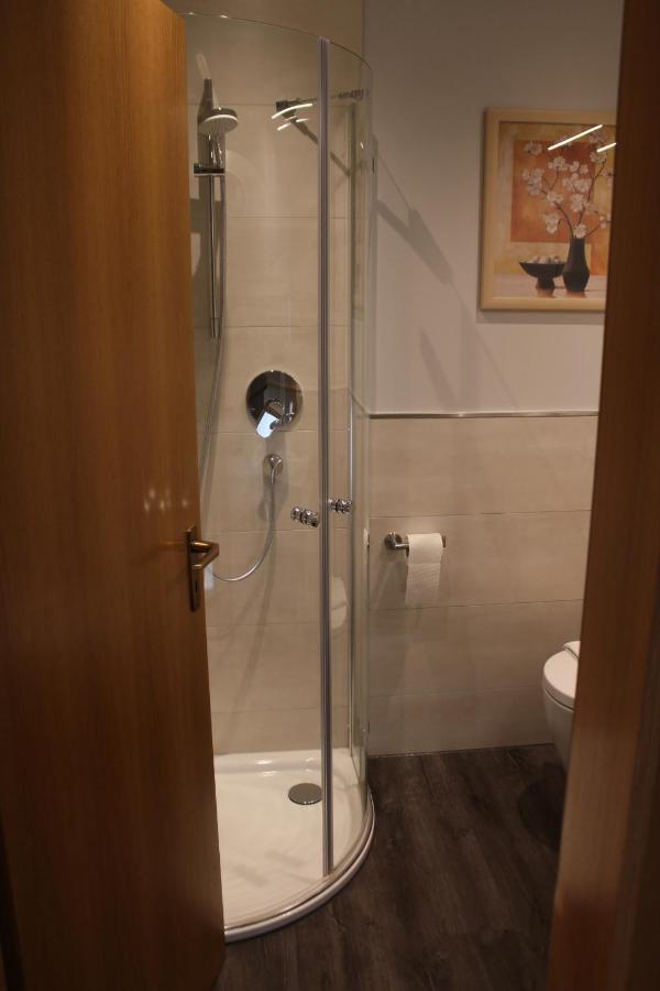 "Blauer Bock" - Hotel-Garni ไพลน์เฟลด์ ภายนอก รูปภาพ