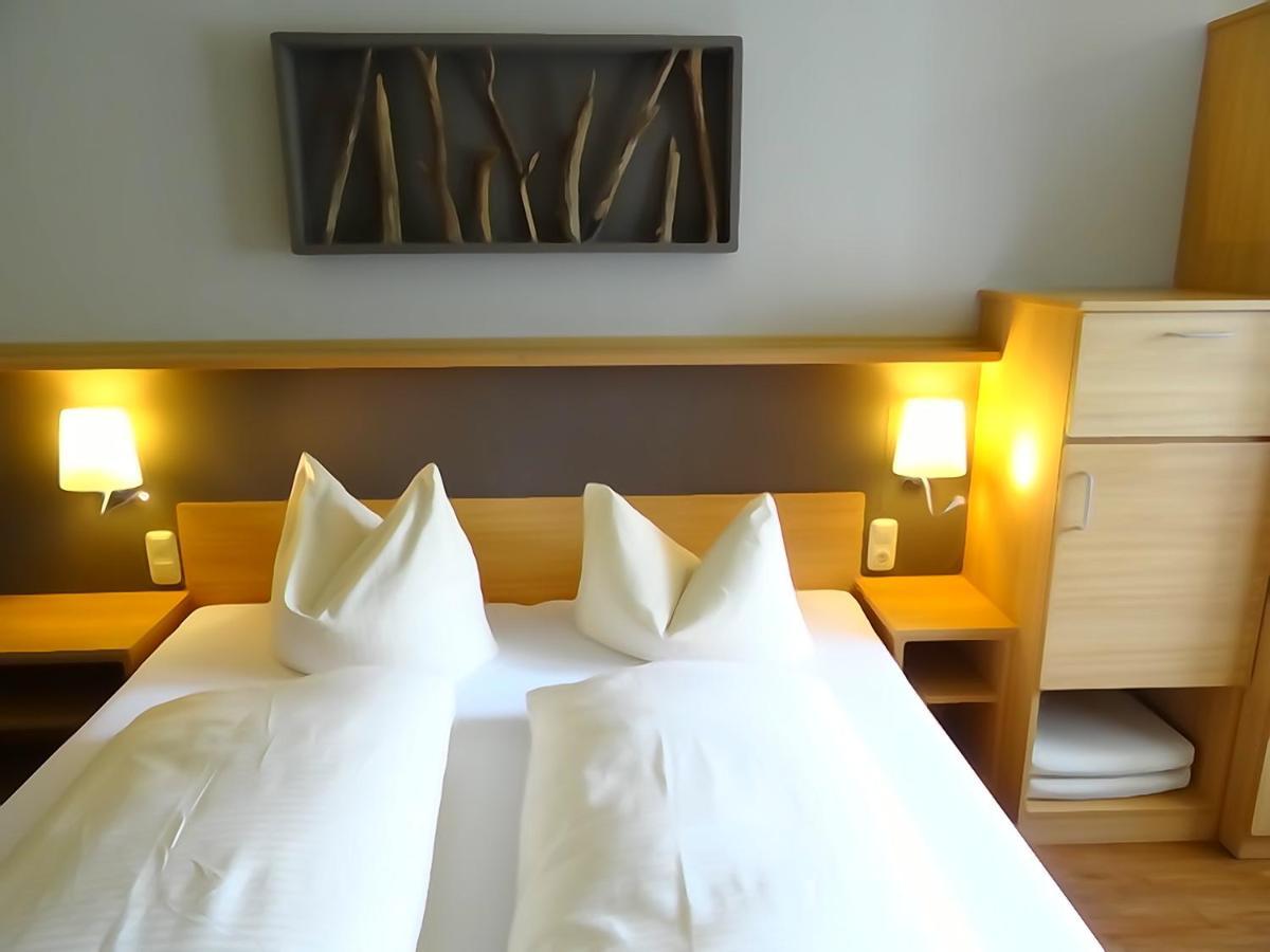"Blauer Bock" - Hotel-Garni ไพลน์เฟลด์ ภายนอก รูปภาพ