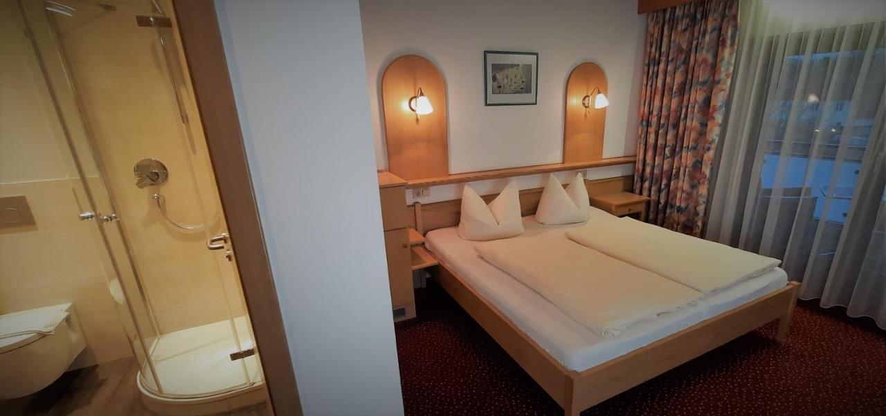 "Blauer Bock" - Hotel-Garni ไพลน์เฟลด์ ภายนอก รูปภาพ
