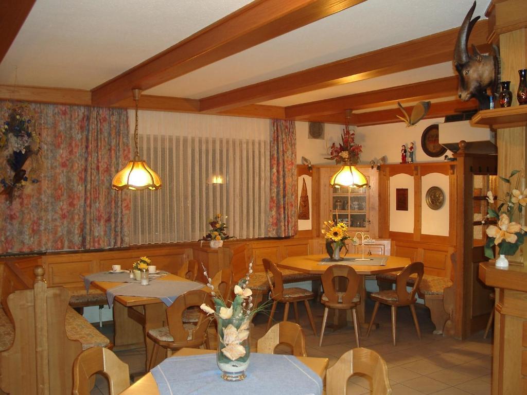 "Blauer Bock" - Hotel-Garni ไพลน์เฟลด์ ภายนอก รูปภาพ